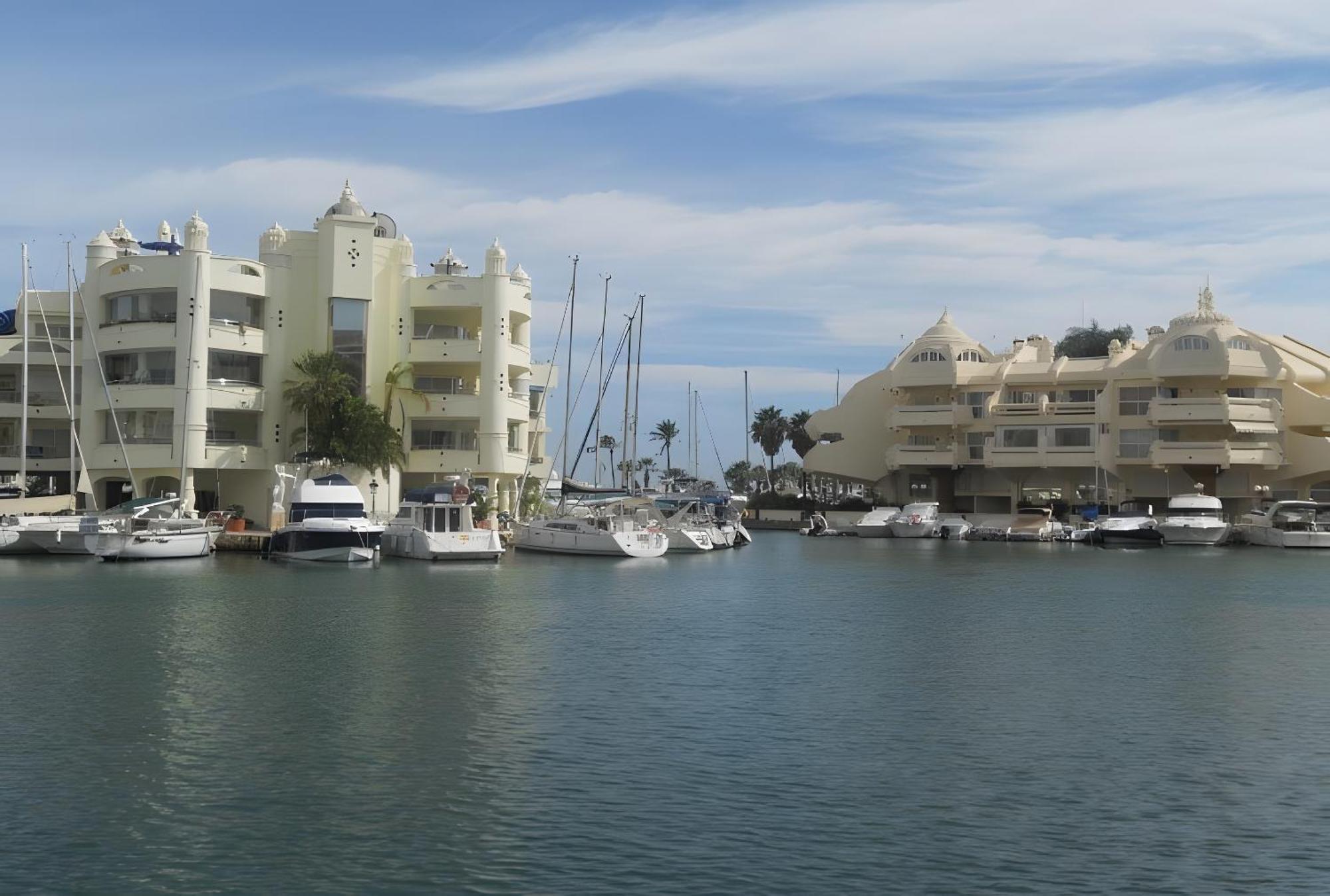 Next To Puerto Marina And The Beach Benalmadena Exterior photo