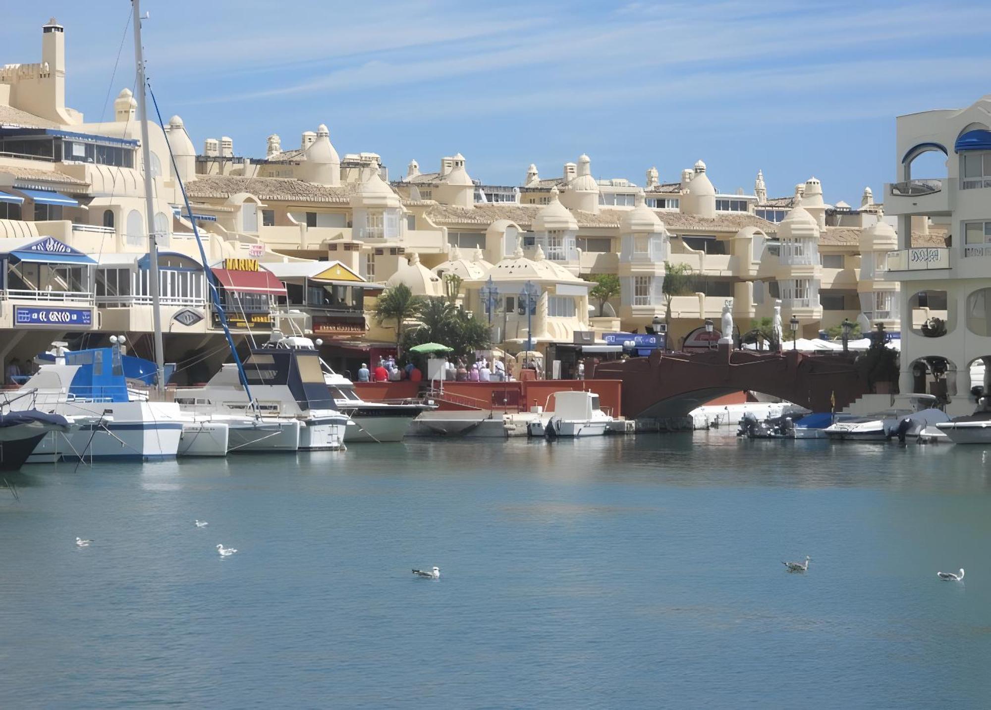 Next To Puerto Marina And The Beach Benalmadena Exterior photo